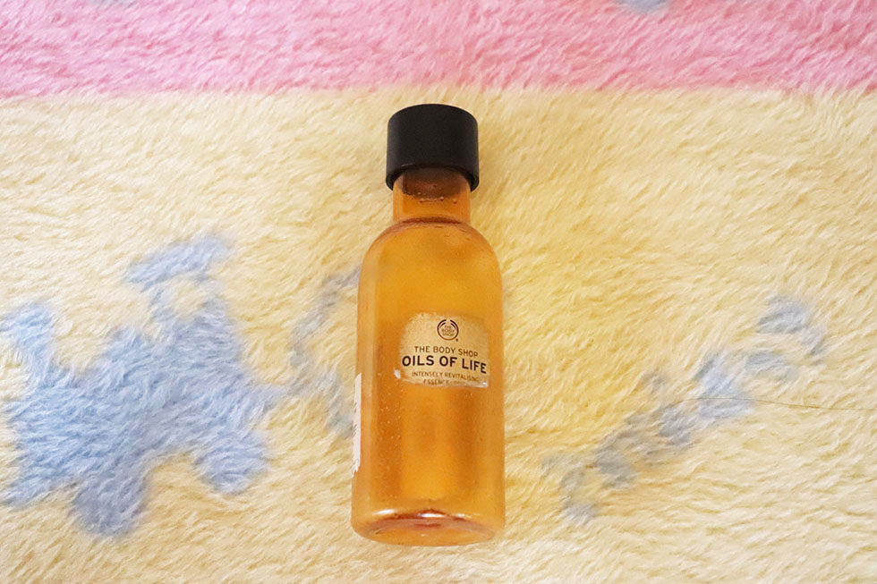 The Body Shop Oils Of Life™ Intensely Revitalizing Bi-Phase Essence Lotion Review