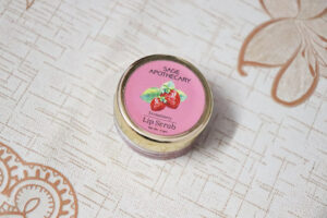 Seer Secret’s Strawberry Lip Scrub Review