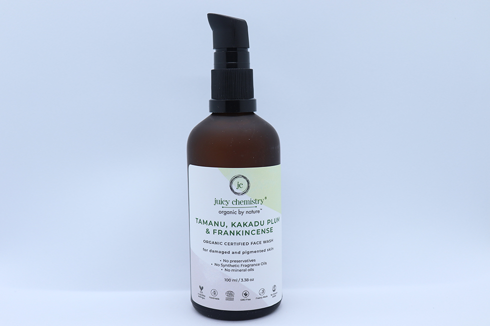 Juicy Chemistry Tamanu, Kakadu Plum & Frankincense Organic Face Wash Review